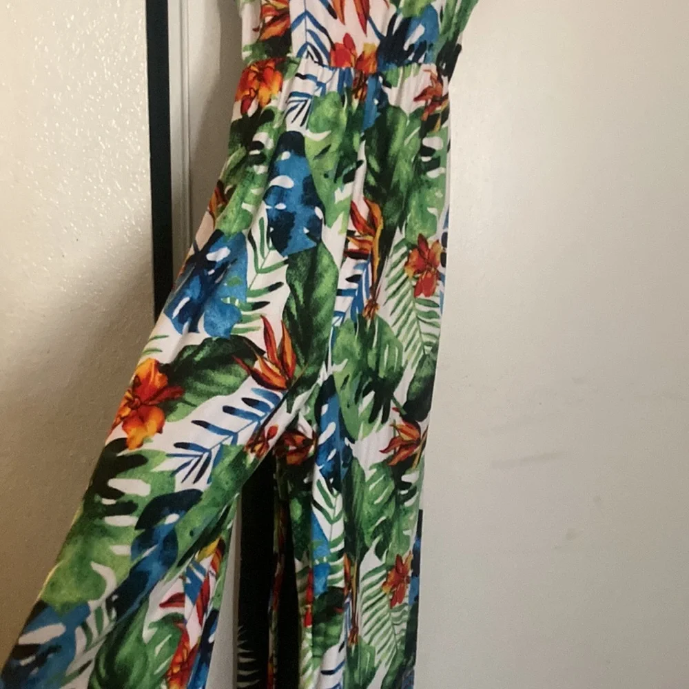 2 cute Rompers - Picture 3 of 7
